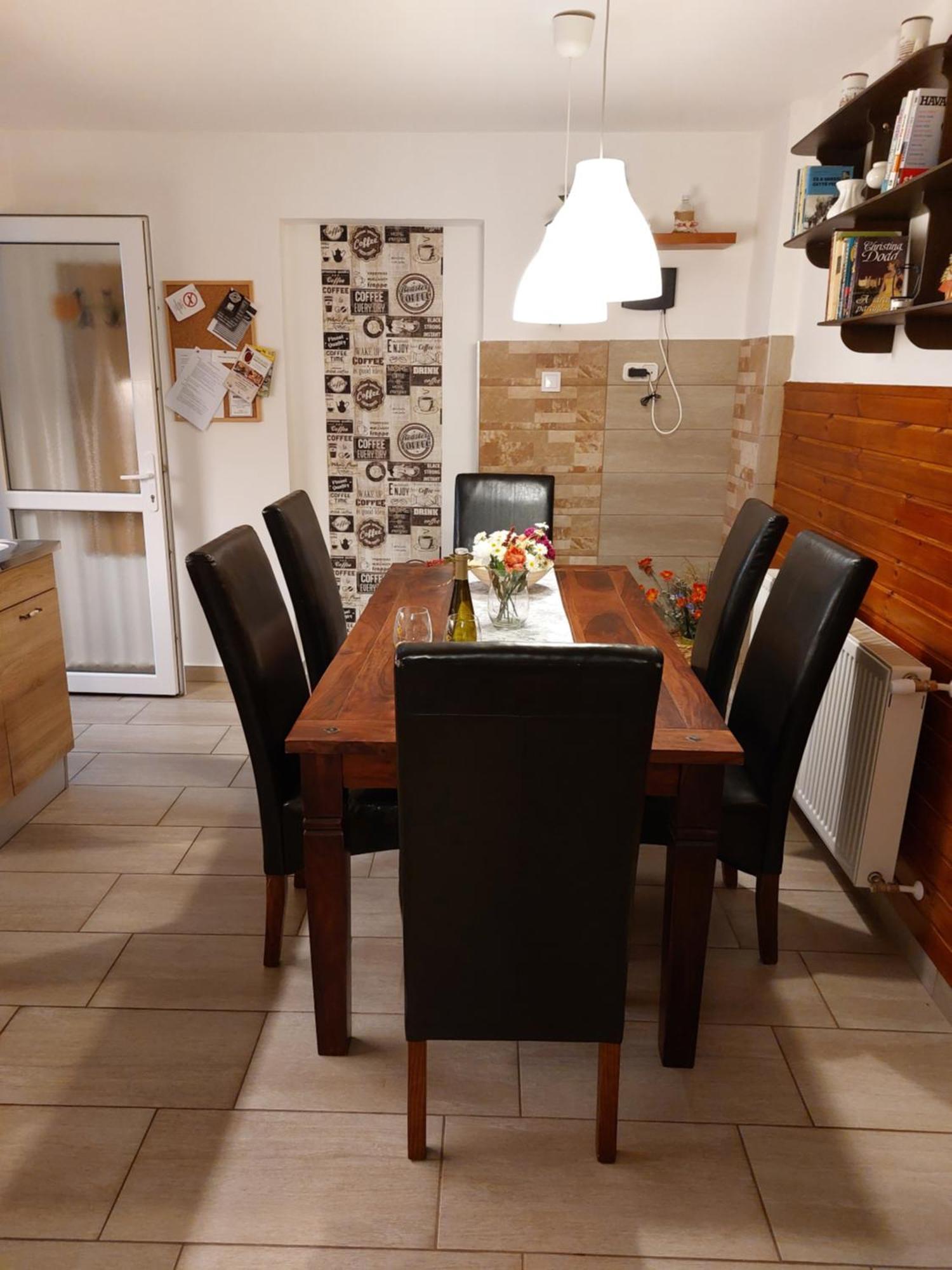 Apartament Tulipan Vendeghaz *
