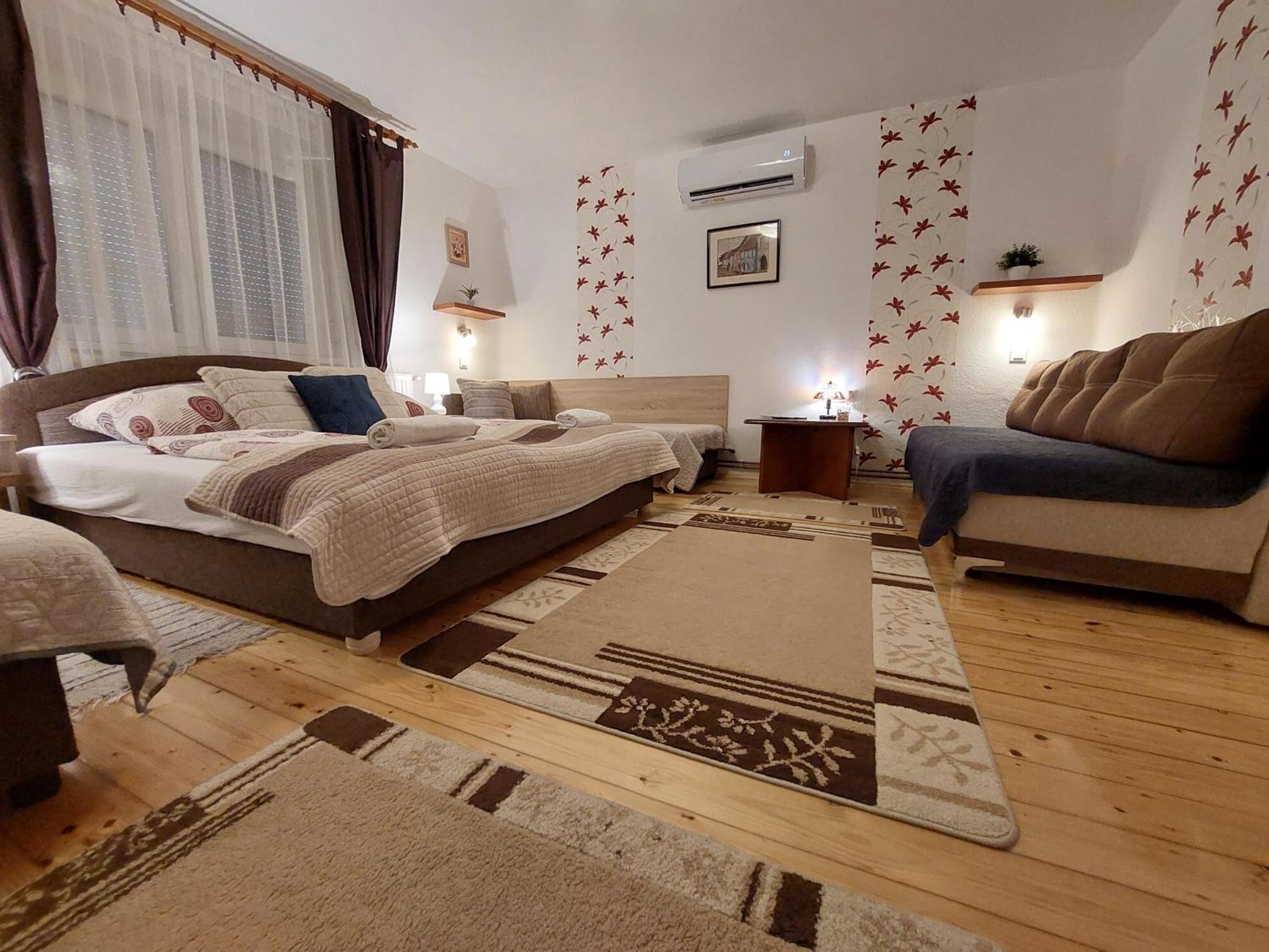 Tulipan Vendeghaz Apartament *