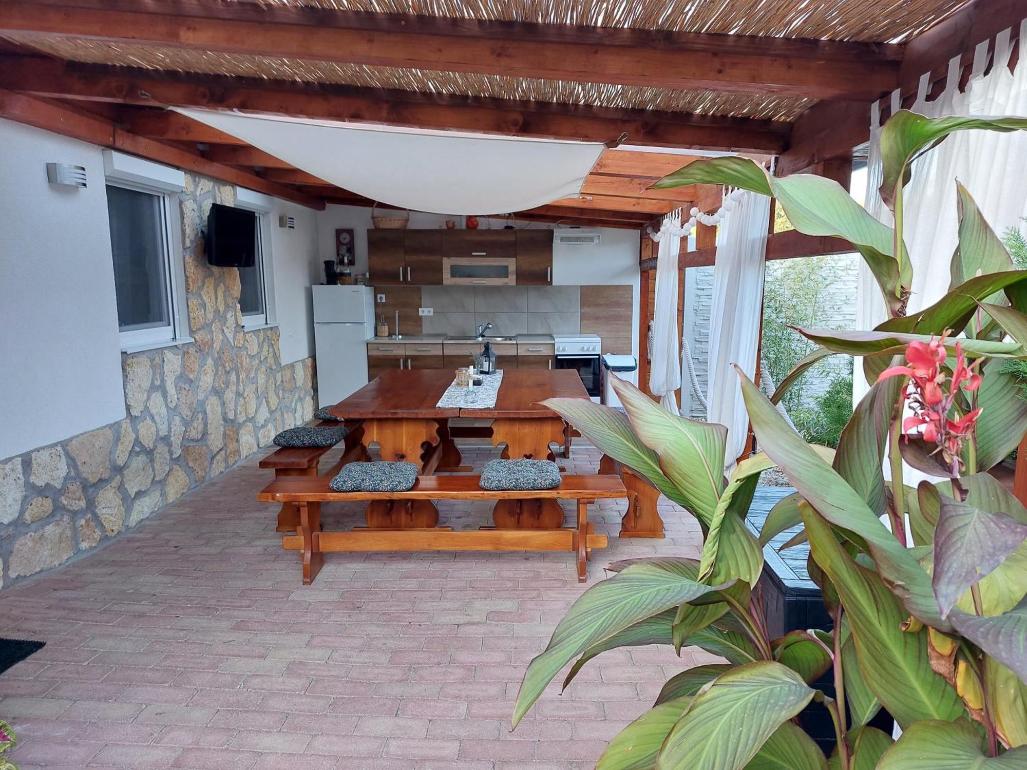 Tulipan Vendeghaz Apartament *